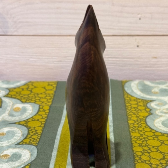 Vintage Handmade Carved Wooden Coyote figurine - Picture 4 of 6